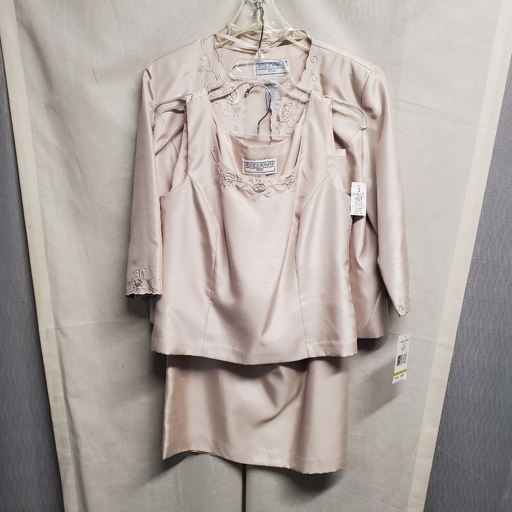 Jessica Howard Elegant Vintage Beige Three-Piece Set